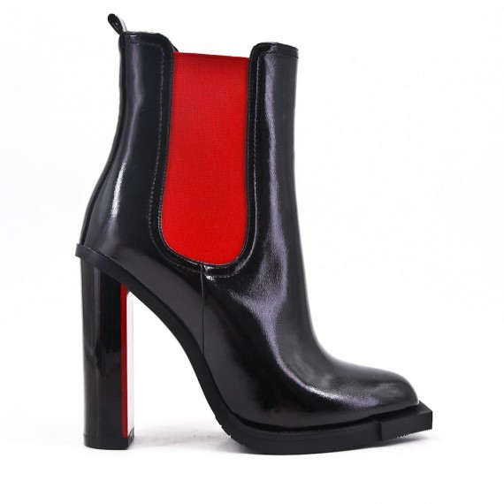 Black ankle boot in elasticated leatherette