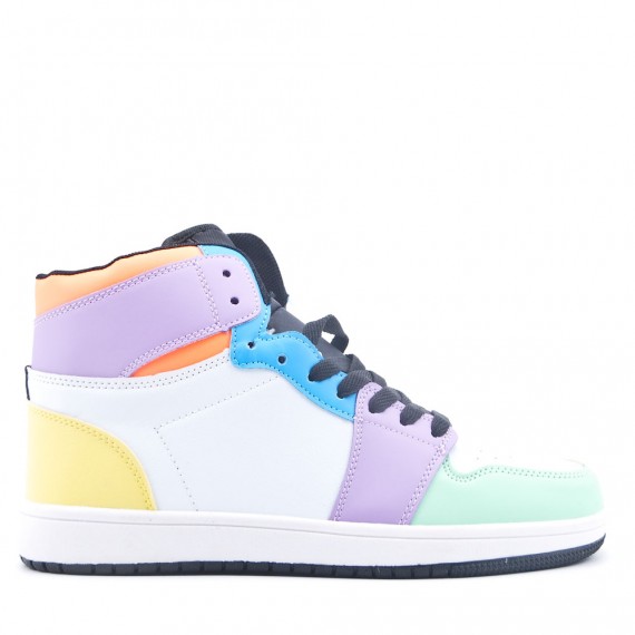 Women's faux leather sneaker