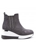 Mixed-material ankle boot