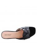 Flat sandals in faux leather for women