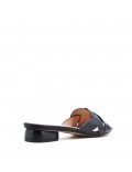 Flat sandals in faux leather for women