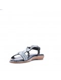 Flat sandals in faux leather for women