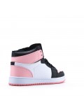 Women's faux leather sneaker