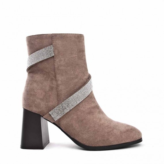 Ankle boot in a mix of materials for autumn and winter