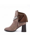 Ankle boot in a mix of materials for autumn and winter