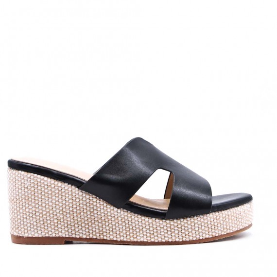 Mixed material wedge sandal