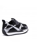 Kid's lace-up sneaker