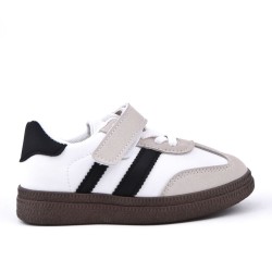 Kid's lace-up sneaker