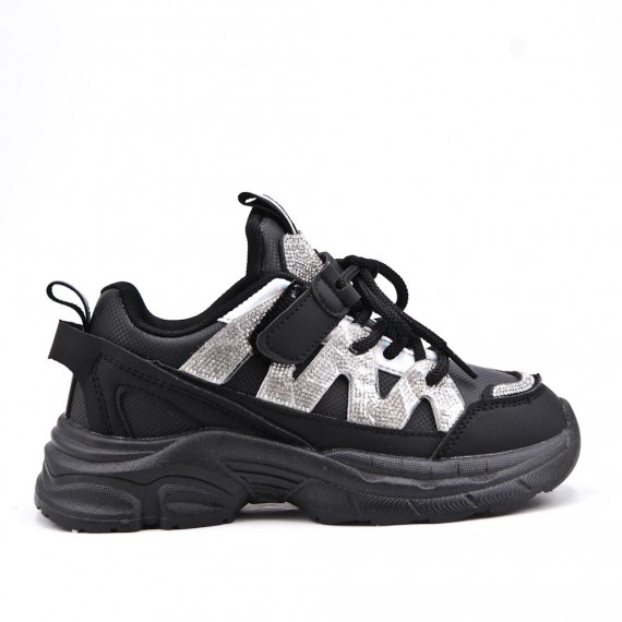 Kid's lace-up sneaker