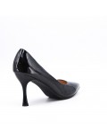 Leatherette pump with heels