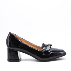 Leatherette pump with heels