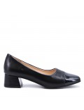 Leatherette pump with heels