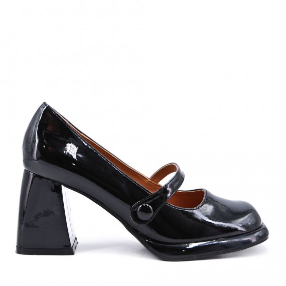 Leatherette pump with heels