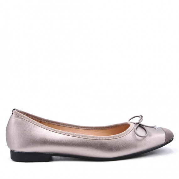 Two-material ballerina with round toe