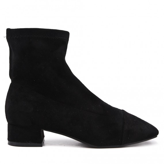 Ankle boot in a mix of materials for autumn and winter