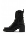 Ankle boot in a mix of materials for autumn and winter