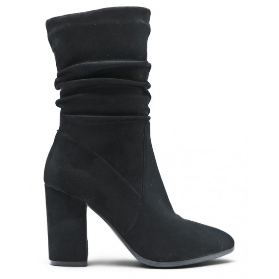 Ankle boot in faux suede