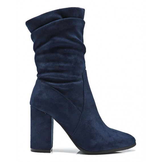 Ankle boot in faux suede