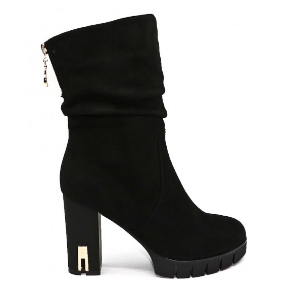 Ankle boot in faux suede