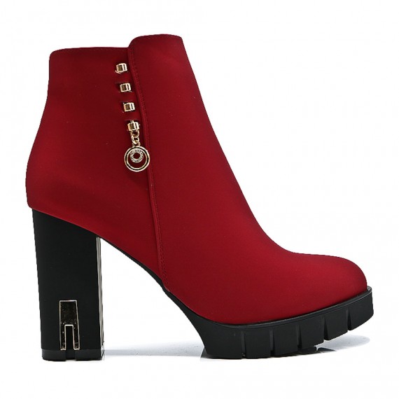 Ankle boot in faux suede