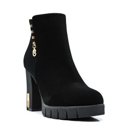 Ankle boot in faux suede