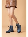 Ankle boot in a mix of materials for autumn and winter with lace