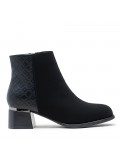 Ankle boot in a mix of materials for autumn and winter with lace