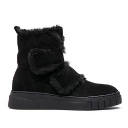 Faux suede ankle boot with velcro and fur