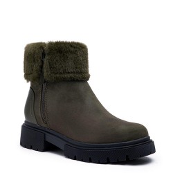 Faux suede boot with fur