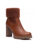 Faux leather boot with fur