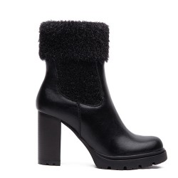 Faux leather boot with fur