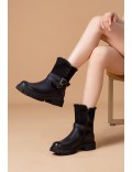 Ankle boot in a mix of materials for autumn and winter