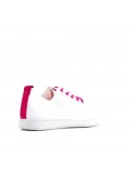 Sneaker with colored laces for women