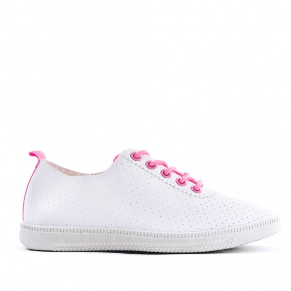 Sneaker with colored laces for women