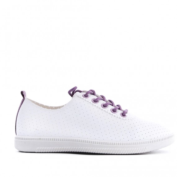 Sneaker with colored laces for women