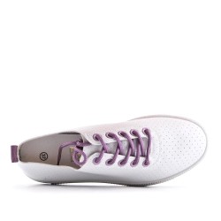 Sneaker with colored laces for women