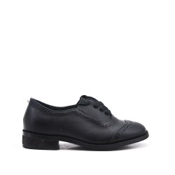 Derby child in black faux leather with lace